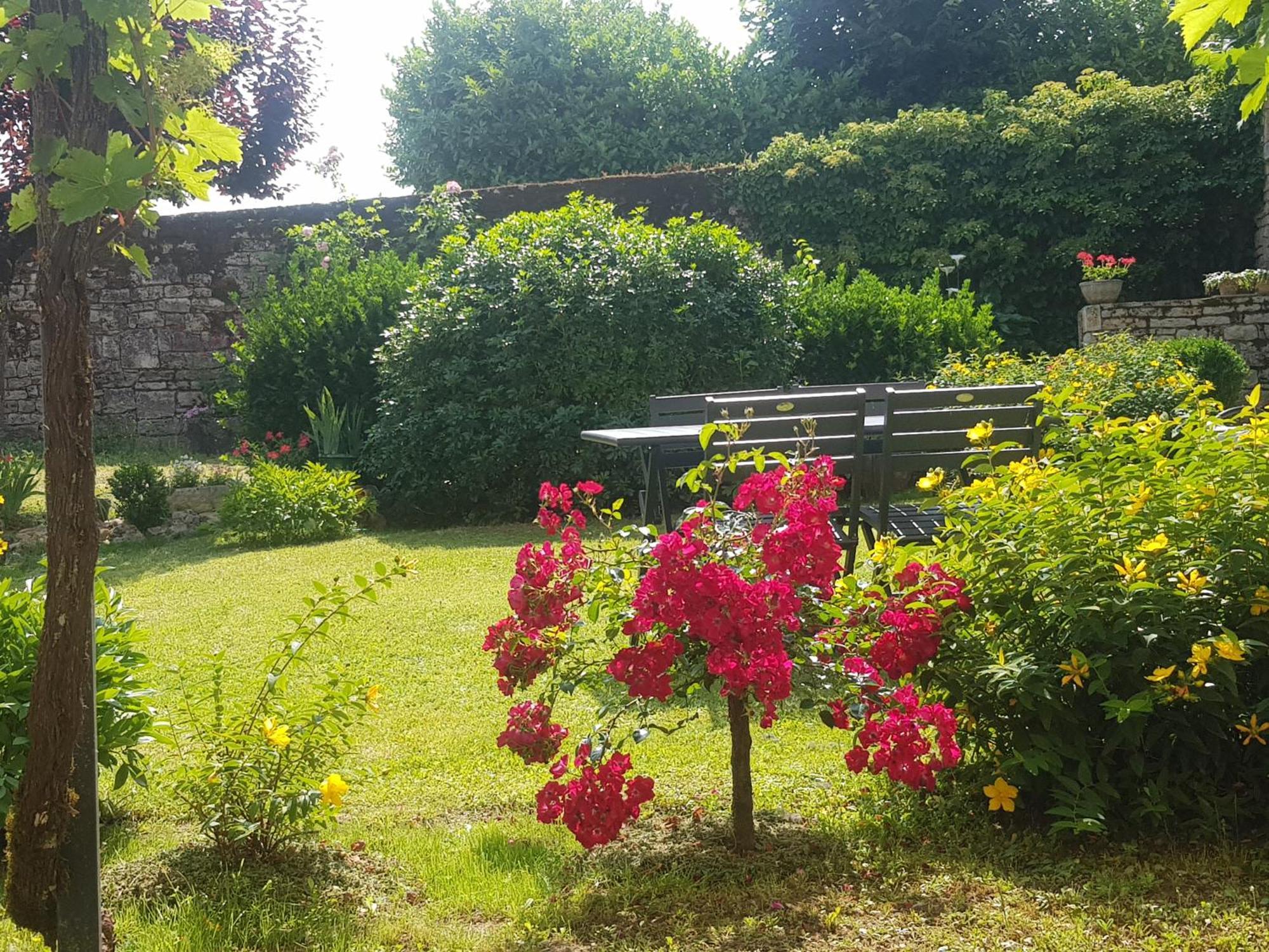La Maison Haute Nailhac Luaran gambar